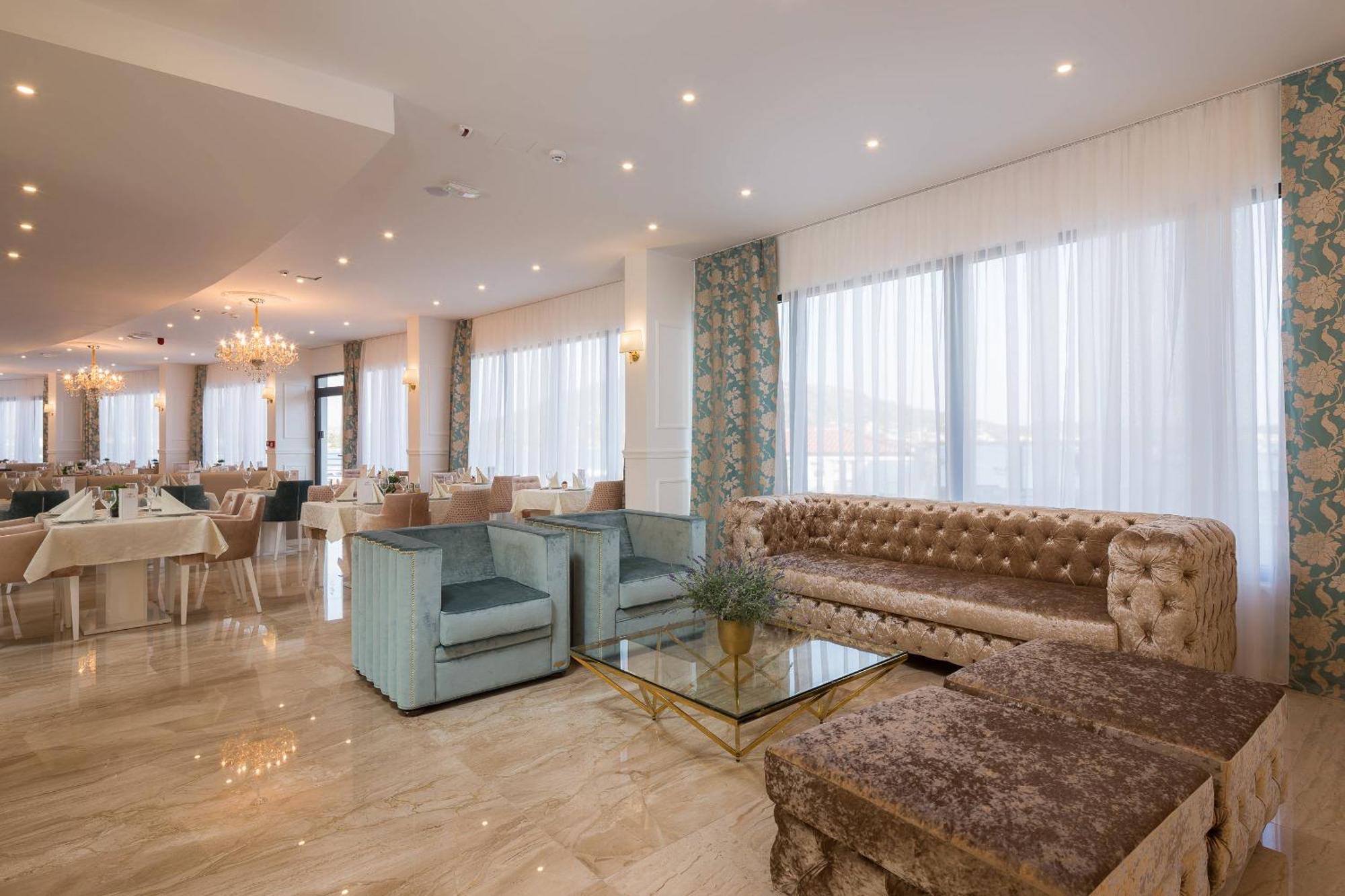 Perla 4* Rogoznica (Sibenik-Knin)
