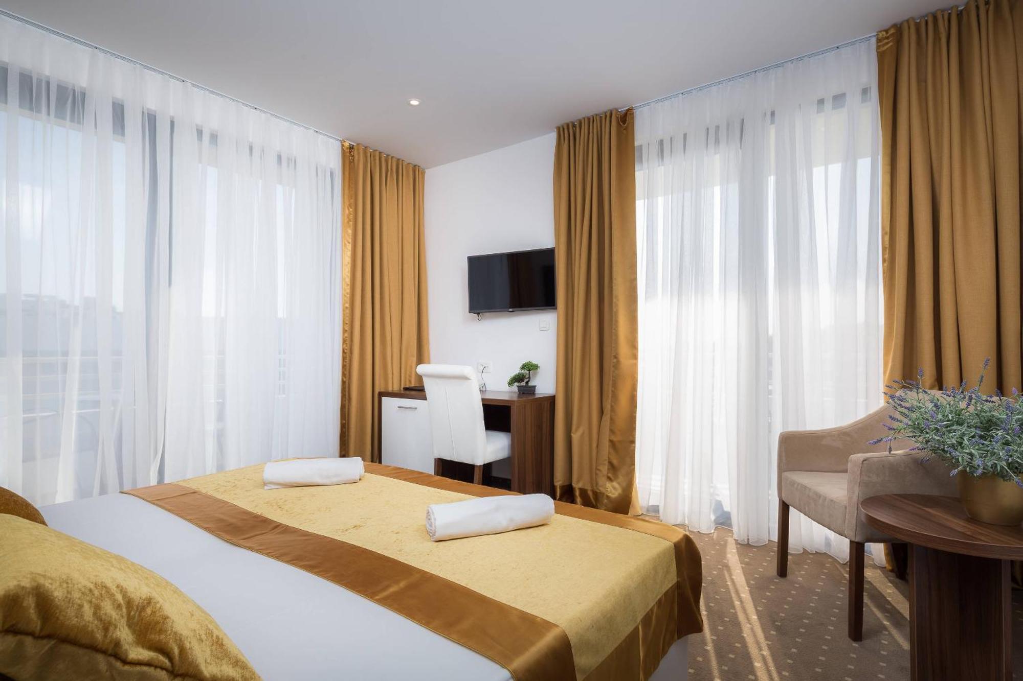 Perla Hotel 4*